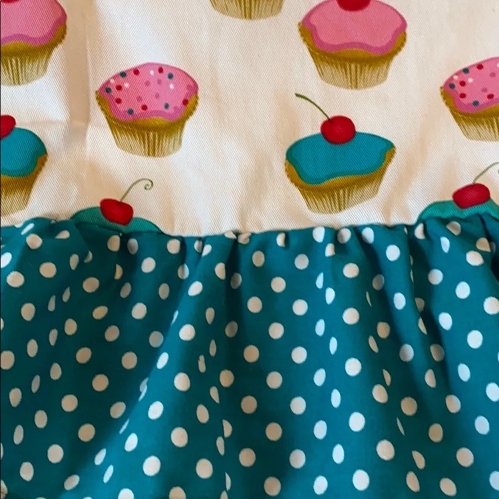 Cupcake Apron gourmet club 100% cotton